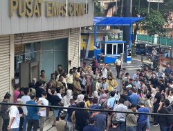 Pemilik Toko di Cikini Gold Center Gelar Aksi Protes, Keluhkan Fasilitas Gedung Tak Terawat