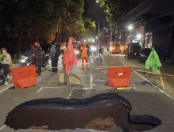 Jalan Lenteng Agung Ambles, Arus ke Depok Lumpuh Sebagian