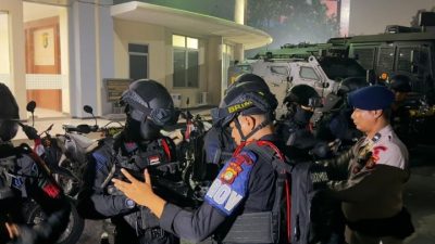 Brimob Polda Metro Jaya Gagalkan Tawuran dan Amankan Senjata Tajam di Bekasi Kota