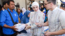 Putri Zulkifli Hasan Serahkan Dua Ekor Sapi Kurban untuk Kader PAN dan Relawan di Pringsewu