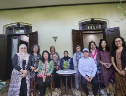 Komunitas Puspita Kunjungi Kediaman Jokowi di Solo, Sampaikan Program Pilah Sampah dari Rumah
