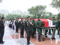 Kasad Berikan Penghormatan Terakhir kepada Jenderal TNI (Purn) Ryamizard Ryacudu