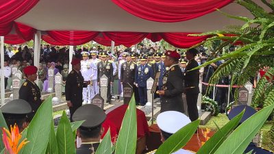 Sjafrie Pimpin Pemakaman Militer Ryamizard di TMP Kalibata