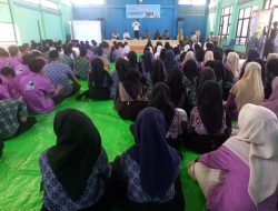 Satlantas Polres Sambas Edukasi Pelajar tentang Keselamatan Berlalu Lintas melalui Bimtek Kepemudaan