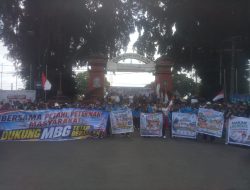 Gelar Apel Akbar, Ribuan Relawan Aliansi SPPG PETA Blitar Raya Dukung Program MBG Tetap Berlanjut