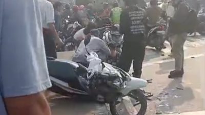 Diduga Rem Blong, Truk Kontainer Tabrak Antrean Motor di Bekasi, Satu Tewas Enam Luka-Luka