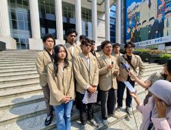 Simpul Mahasiswa UGM Serahkan Amicus Curiae Dukung Gugatan Guru atas Penggunaan Anggaran Pendidikan untuk Program MBG