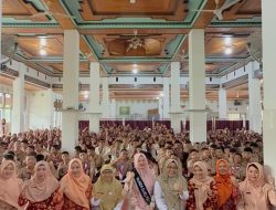 Sosialisasi Persiapan Remaja Berkarakter, Sehat, dan Cerdas di SMAN 1 Kubung di hadiri Ny Nia Jon Firman Pandu