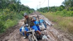 Jalan Swadaya Sungai Segajah Hancur, Warga Nilai Lebih Enak di Era Afrizal Sintong daripada Bistamam