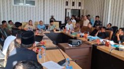RDP Plasma di DPRD Rohil Memanas, PT. JJP Tak Bawa Data, Pengurus Koperasi Seribu Kubah Lari Dari Ruangan Sebelum Rapat Ditutup