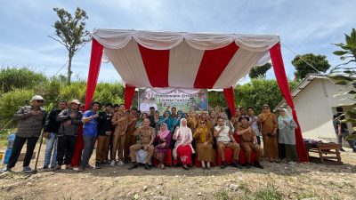 Launching Program 1 Rumah 1 Komposter pengelolaan sampah di Alahan Panjang