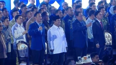 Ketua Majelis Tinggi Partai Demokrat Susilo Bambang Yudhoyono (SBY), Dan Putranya Sambut Kedatangan Presiden Prabowo