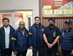 Bareskrim Tangkap Buronan Interpol Erick Soedjasa di Bandara Juanda