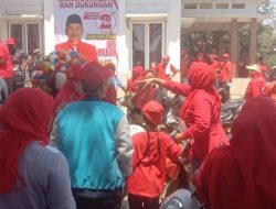 Pendukung CaKaDes Sindang Sari No Urut 02 Ramai Kampanye Keliling Desa