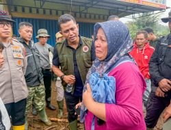 Bupati Solok Jon Firman Pandu Tinjau Langsung Kondisi Banjir Bandang Arosuka
