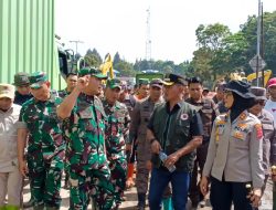 Bupati Solok Terima Kunjungan Pangdam XX/Tuanku Imam Bonjol, Danrem O32/Wirabraja dan Kajati Sumbar di Posko Darurat Bencana