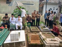 Usai Dilantik Jadi Kapolri, Suyudi Ziarah ke Makam Kakek dan Nenek di Lebak