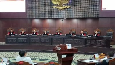 MK Bacakan Putusan Gugatan Syarat Pendidikan Gibran Malam Ini