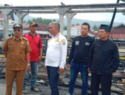 Lima Kios di Pasar Sumani X Koto Singkarak Ludes Di lahap Si jago Merah