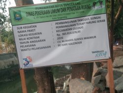 Pembangunan Tanggul Sungai di Ciledug Jadi Sorotan, Bedeng Belum Tersedia dan Mandor Tak Terlihat di Lokasi