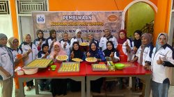 PELATIHAN DI PINGACOK BAKERY PROGRAM BPVP PADANG SEKRETARIS DKUKMPP KAB SOLOK TINJAU LANGSUNG KEGIATAN
