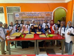 PELATIHAN DI PINGACOK BAKERY PROGRAM BPVP PADANG SEKRETARIS DKUKMPP KAB SOLOK TINJAU LANGSUNG KEGIATAN