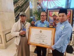 Amruddin Terima Award Uswatun Nasional BKPRMI, Dorong Kader Muda Jadi Teladan Menghidupkan Masjid
